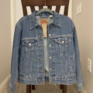Levi’s ex boyfriend trucker jacket size